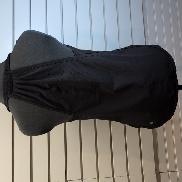 LULULEMON Black Lasercut In a Flash Singlet Athletic Tank Top Size M - Picture 10 of 10